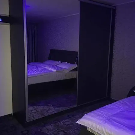 Bed and breakfast Ely's Mansion-24h Check-in Bucarest