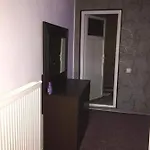 Bed & Breakfast Ely's Mansion-24h Check-in Bucharest