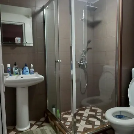 Bed and Breakfast Ely's Mansion-24h Check-in Βουκουρέστι