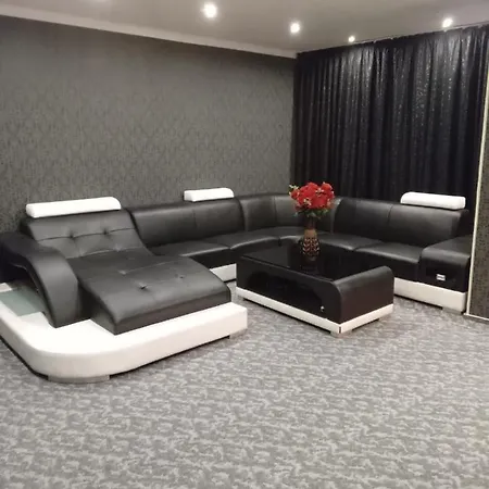 Nocleg ze śniadaniem Ely's Mansion-24h Check-in 3*