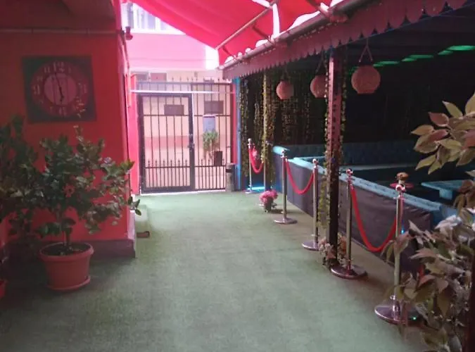 Ely's Mansion-24h Check-in Bed & Breakfast