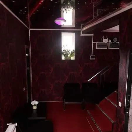 לינה וארוחת בוקר Ely's Mansion-24h Check-in בוקרשט